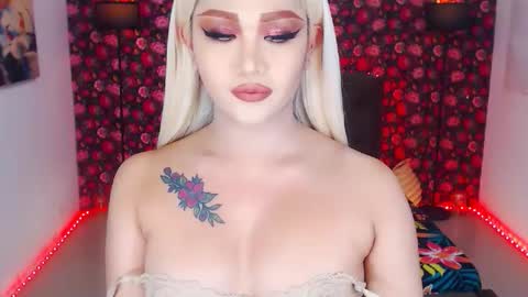 KYLIE BELLA  TS online show from 04.18.26