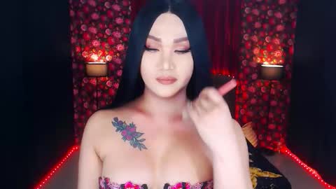 KYLIE BELLA  TS online show from 04.23.26