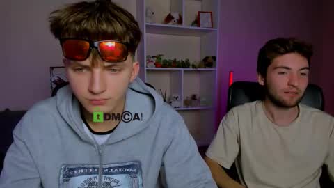 Travis online show from 10.04.25