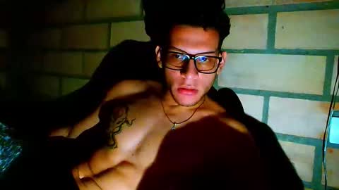 TRAVIS. online show from 04.15.26