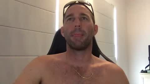 TravisKenn online show from 02.01.25