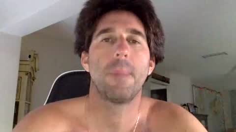 TravisKenn online show from 10.21.25