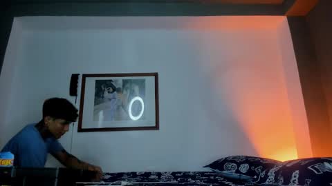 TRAV - INDEPENDENT MODEL online show from 11.11.25