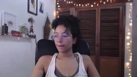 Snapshot of treasuresz chatting on 02.06.25 Emily online show from 02.06.25