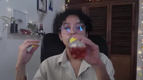 Snapshot of treasuresz chatting on 02.25.25 Emily online show from 02.25.25