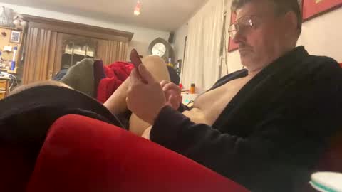 Snapshot of trebgeis1 chatting on 02.18.25 trebgeis1 online show from 02.18.25