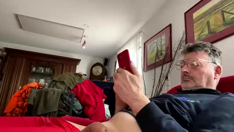 Snapshot of trebgeis1 chatting on 02.24.25 trebgeis1 online show from 02.24.25