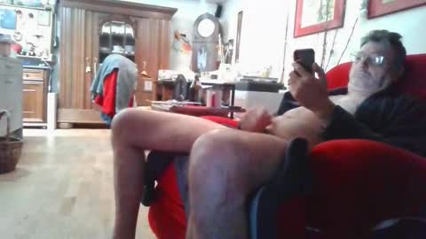 Snapshot of trebgeis1 chatting on 09.28.25 trebgeis1 online show from 09.28.25