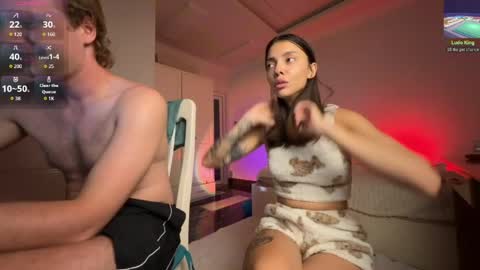 Sarah And Jon online show from 04.18.26