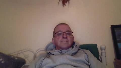 Snapshot of trev8331 chatting on 12.21.25 Fe-fi-fo-fum online show from 12.21.25