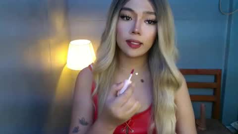 Snapshot of trexie_fucks15 chatting on 12.19.25 trexie_fucks15 online show from 12.19.25