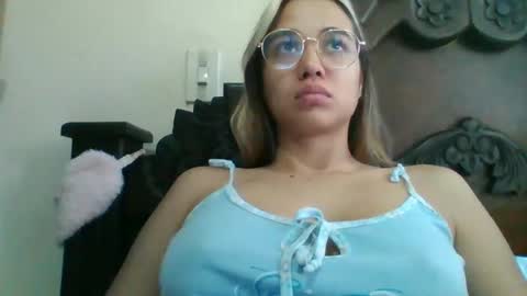 triana_bell online show from 01.12.25