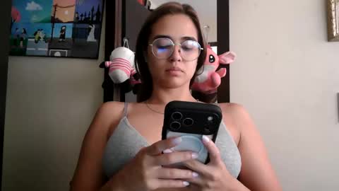 Snapshot of triana_bell chatting on 06.09.26 triana_bell online show from 06.09.26