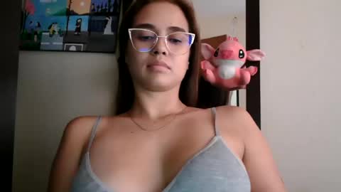Snapshot of triana_bell chatting on 06.18.26 triana_bell online show from 06.18.26