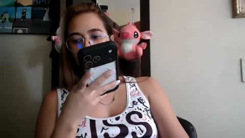 Snapshot of triana_bell chatting on 06.24.26 triana_bell online show from 06.24.26
