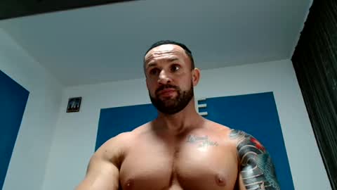 Snapshot of tridentmuscles chatting on 01.26.25 tridentmuscles online show from 01.26.25