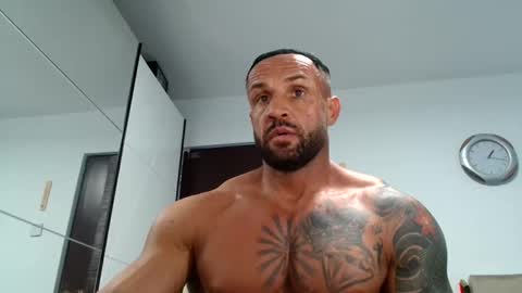 Snapshot of tridentmuscles chatting on 11.02.25 tridentmuscles online show from 11.02.25