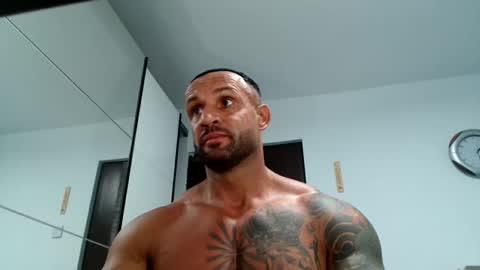 Snapshot of tridentmuscles chatting on 12.03.25 tridentmuscles online show from 12.03.25