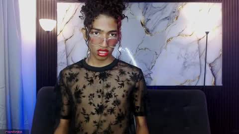 Snapshot of triiangel_latinboy chatting on 05.07.26 Johan online show from 05.07.26