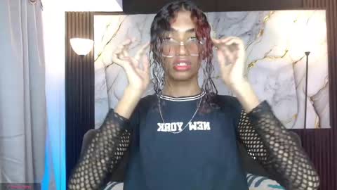 Snapshot of triiangel_latinboy chatting on 05.11.26 Johan online show from 05.11.26