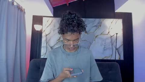Snapshot of triiangel_latinboy chatting on 05.17.26 Johan online show from 05.17.26