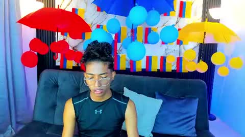 Snapshot of triiangel_latinboy chatting on 06.19.26 Johan online show from 06.19.26