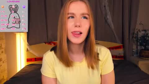 Snapshot of trinahillier chatting on 11.13.25 Bubbles online show from 11.13.25