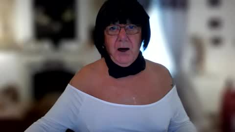 Snapshot of trinity1011 chatting on 09.27.25 trinity1011 online show from 09.27.25