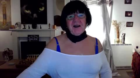 Snapshot of trinity1011 chatting on 10.26.25 trinity1011 online show from 10.26.25