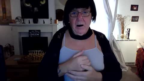 Snapshot of trinity1011 chatting on 11.02.25 trinity1011 online show from 11.02.25