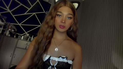 Ms Ella online show from 12.05.24