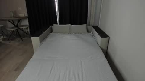 AnyaMarkPvt is open online show from 02.17.25