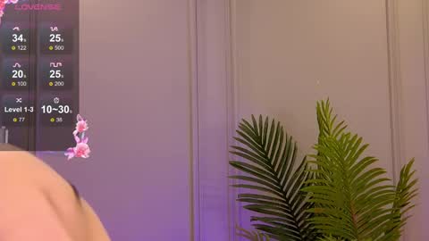 Snapshot of trisha_winslet chatting on 02.20.25 trisha_winslet online show from 02.20.25