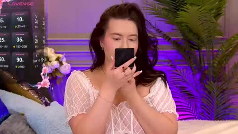 Snapshot of trisha_winslet chatting on 02.21.25 trisha_winslet online show from 02.21.25