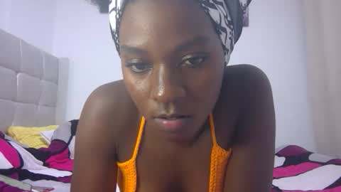Snapshot of trishaelliee chatting on 04.29.26 trishaelliee online show from 04.29.26