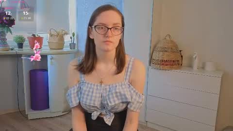 Snapshot of trishdelafontaine chatting on 07.22.26 Viola online show from 07.22.26