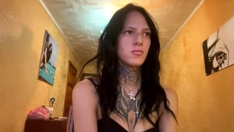  Sofa Im new here and so far I do not take off the panties online show from 10.05.25