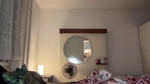 Snapshot of tritonspace chatting on 09.10.25 Triton online show from 09.10.25