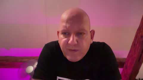 Snapshot of tritonspace chatting on 09.28.25 Triton online show from 09.28.25