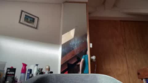 Snapshot of tritonspace chatting on 10.04.25 Triton online show from 10.04.25