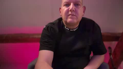 Snapshot of tritonspace chatting on 10.07.25 Triton online show from 10.07.25