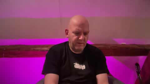 Snapshot of tritonspace chatting on 10.24.25 Triton online show from 10.24.25