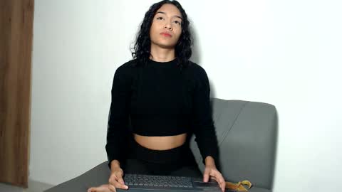 trixiandsuki online show from 11.17.25