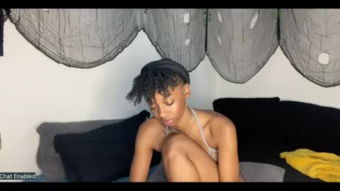 Snapshot of trixie_luv chatting on 09.23.25 trixie_luv online show from 09.23.25