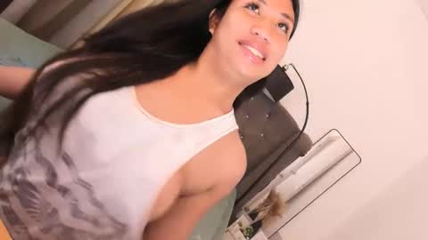 Snapshot of trixiebayeseraa chatting on 11.10.25 trixiebayeseraa online show from 11.10.25