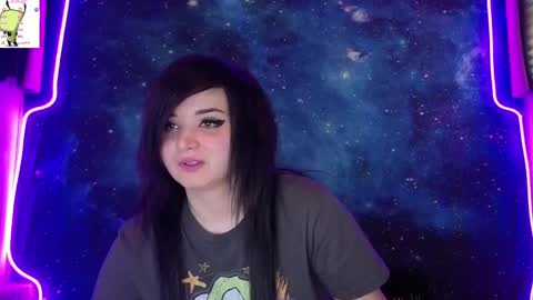 Snapshot of trixiedoescamcam chatting on 05.22.26 trixiedoescamcam online show from 05.22.26
