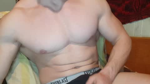 Snapshot of troncq chatting on 01.05.25 Troncq online show from 01.05.25