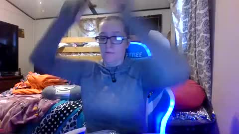 TruckersWifeToBe online show from 12.19.24