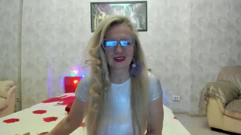 Snapshot of truefoxyyy chatting on 04.26.26 Fox online show from 04.26.26