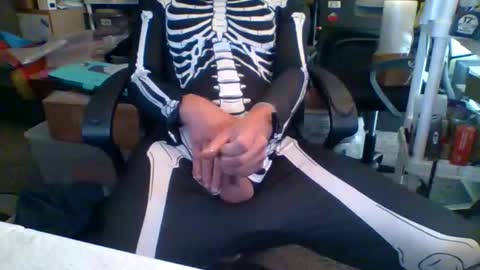 Snapshot of truk1976 chatting on 10.21.25 truk1976 online show from 10.21.25